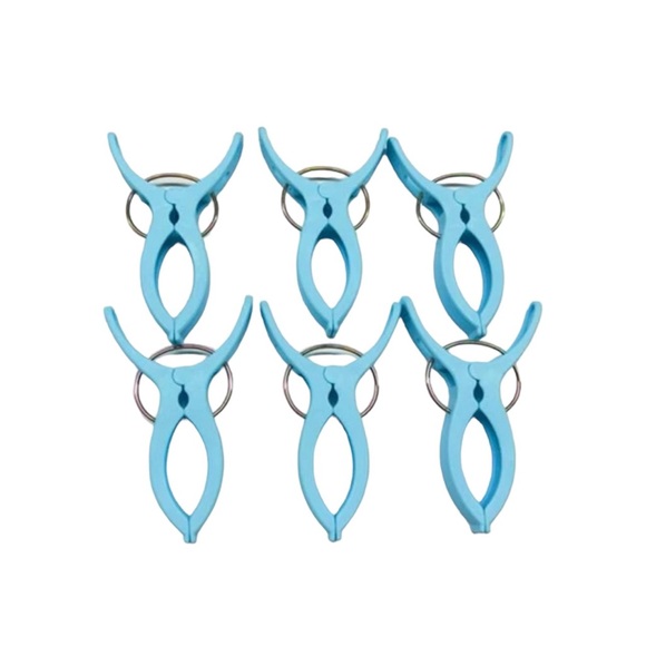 2 Clear Plastic Phone Waterproof Bag Pouch, 6 Clothespins Towel Holder for Beach - Picture 7 of 11